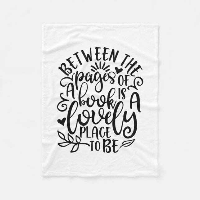 Manta Polar Entre Las Páginas De Un Libro Para Leer Profesor (Anverso)