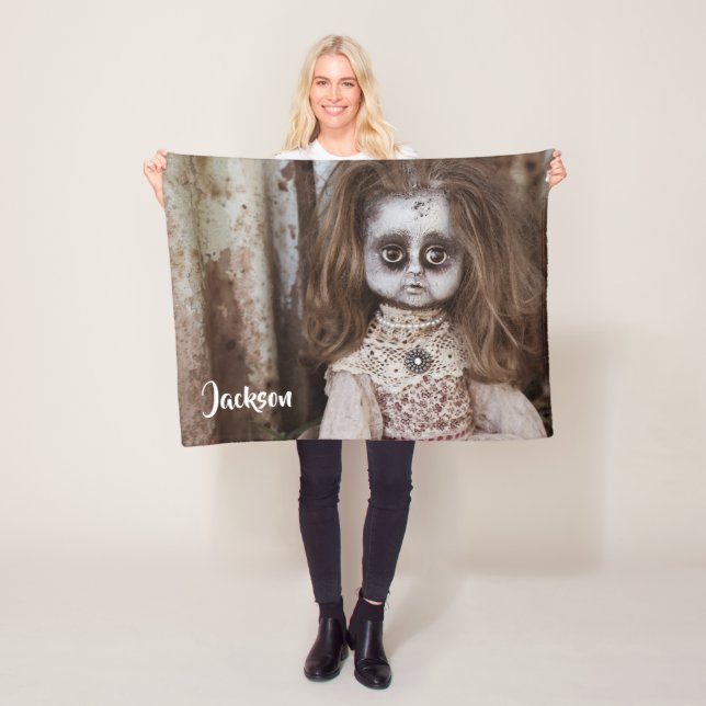 Manta Polar Espeluznante muñeca de horror en tonos sepia (In situ)