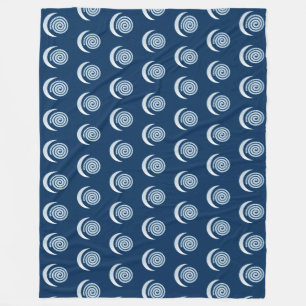 Manta Polar Espiral de luna plateada sobre azul oscuro