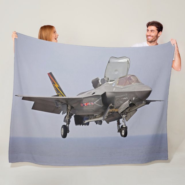 MANTA POLAR F-35 FLEECE BLANKET (In situ)