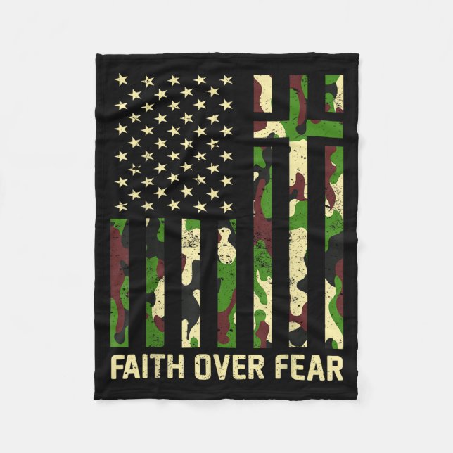 Manta Polar Faith Over Fear Christian Americn Flag Camouflage  (Anverso)