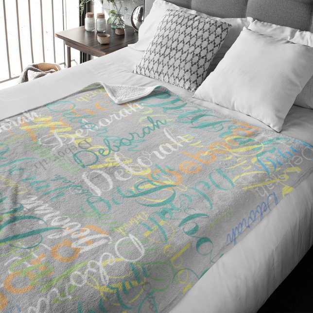 Manta Polar faja gris pálido con su nombre (Subido por el creador)