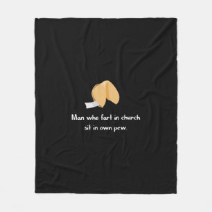 Manta Polar Fart en la iglesia