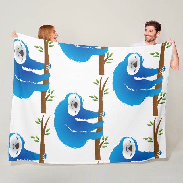 Manta Polar Feliz Blue Sloth Climbing Tree Fleece Blanket (In situ)