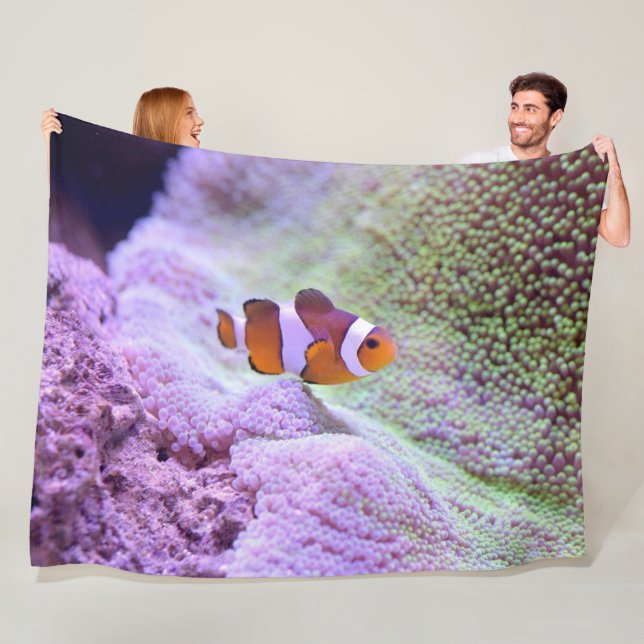 Manta Polar Fleece Blanket (In situ)