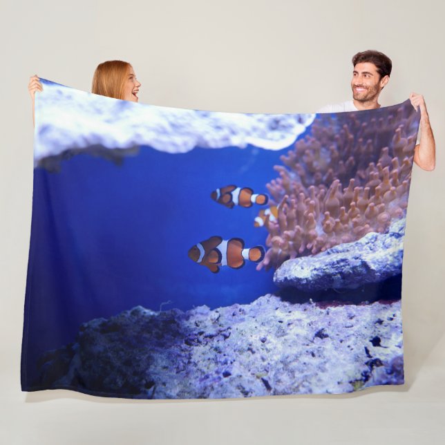 Manta Polar Fleece Blanket (In situ)
