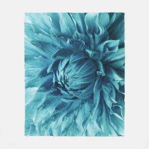 Manta Polar Flor de color turquesa de Dahlia, fondo macro.