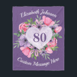 Manta Polar Floral Purple 80th Birthday Blanket para mujeres<br><div class="desc">¿Buscando un regalo fabuloso para una mujer de 80 años? ¡Manténgase cálida y acogedora con esta encantadora manta personalizada de cumpleaños número 80! Añada su nombre sobre el corazón floral,  y cualquier mensaje de su elección debajo. ¡Perfecto regalo de cumpleaños de 80 años para cualquier mujer!</div>
