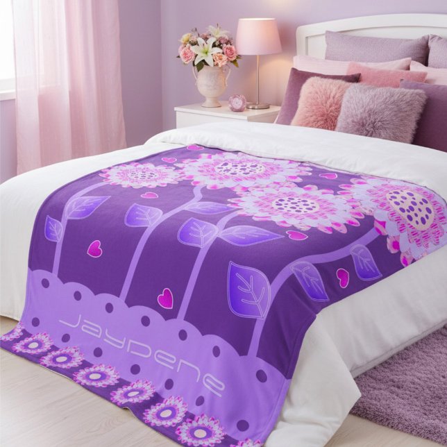 Manta Polar Flores Con Corazón En Púrpura Y Rosa (Love pink & purple? Then this is waiting for you. Customize it for yourself or create a pretty gift.)