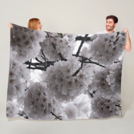 Manta Polar Flores de cerezo en blanco y negro
