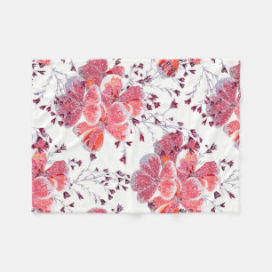 Manta Polar Flores rojas rosadas sobre blanco.