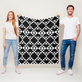 Manta Polar Flota del patrón triangular geométrico en blanco y
