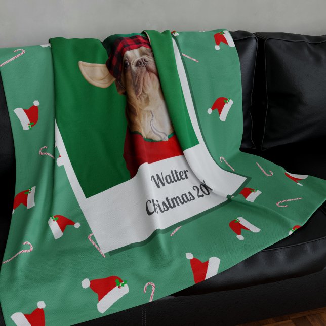 Manta Polar Foto de perro Personalizado verde Navidades Fleece (A fun and festive cozy throw blanket with space for your photo and name)