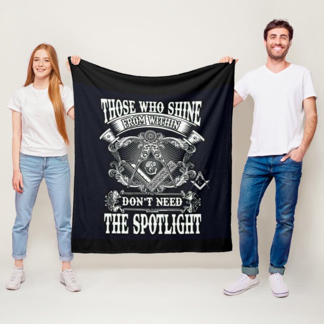 Manta Polar Freemason Fleece Blanket (In situ)