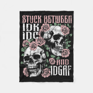 Manta Polar Funny Skeleton Stuck Between Idk Idc Idgaf Hallowe