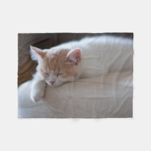 Manta Polar Gatito beige y blanco cansado