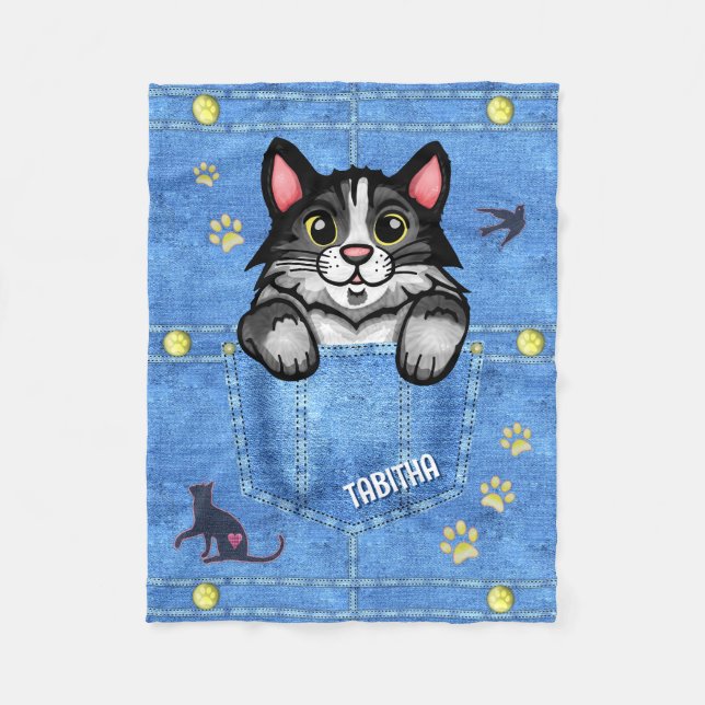 Manta Polar Gato de Tuxedo en bolsillo falso de denim con nomb (Anverso)