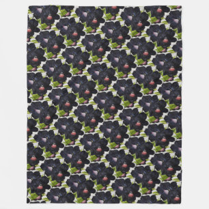 Manta Polar Georgia O'Keefe 1925 Black and Purple Petunias