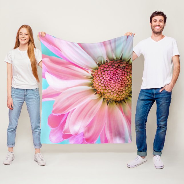 Manta Polar Giant Pink Daisy (In situ)