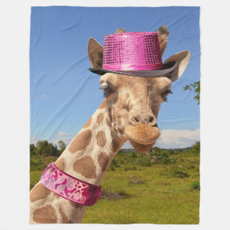 Manta Polar Giraffe en gorra rosa brillante
