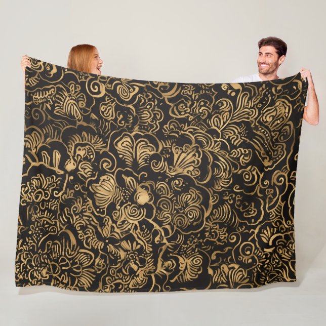 Manta Polar Gold Floral Baroque Pattern on Black (In situ)