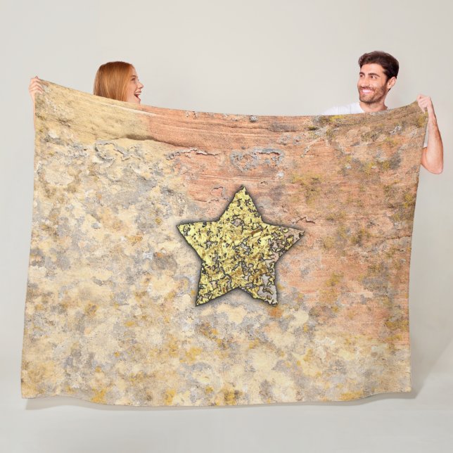 Manta Polar Golden Star in the Rocks FLEECE BLANKET (In situ)