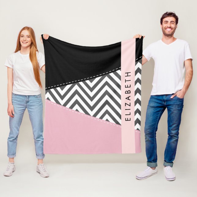 Manta Polar Gray Zigzag, Gray Chevron, Pink, Tu Nombre (In situ)