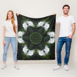 MANTA POLAR GREEN ABSTRACT DRAWING. SAMER BRASIL 1