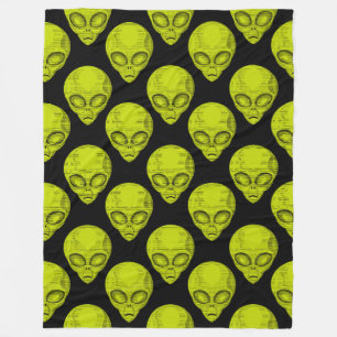 Manta Polar Green Alien Head Fleece Blanket