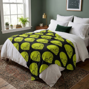 Manta Polar Green Alien Head Fleece Blanket