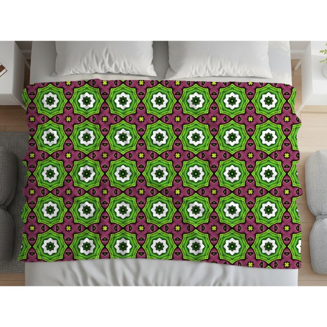Manta Polar Green purple and white geometric pattern Towel (Subido por el creador)
