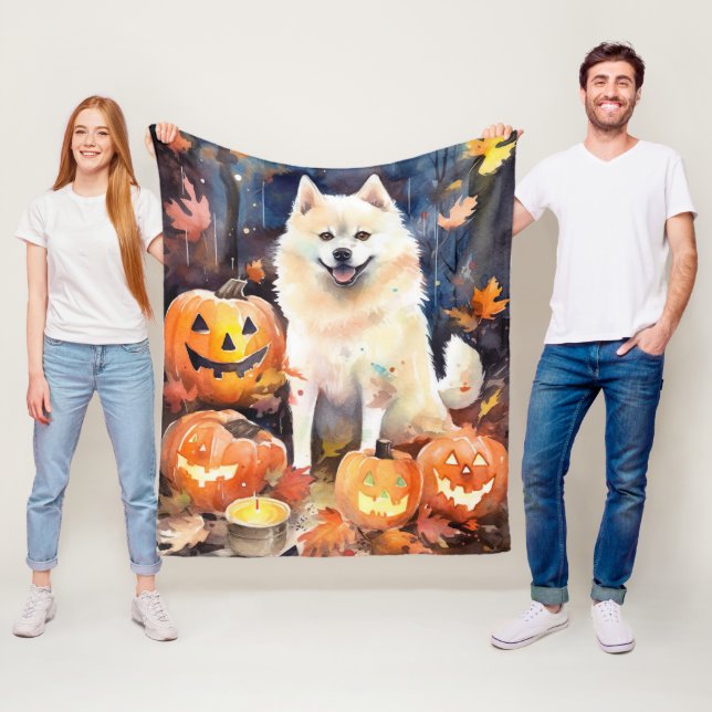 Manta Polar Halloween American Akita With Pumpkins Scary (In situ)