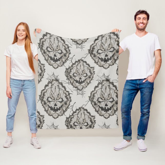 Manta Polar Halloween Black Lace Spiderweb Blanket & Pillow - (In situ)