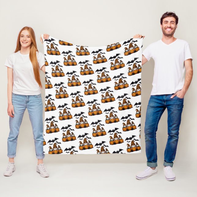 Manta Polar Halloween Gnome Fleece Blanket (In situ)