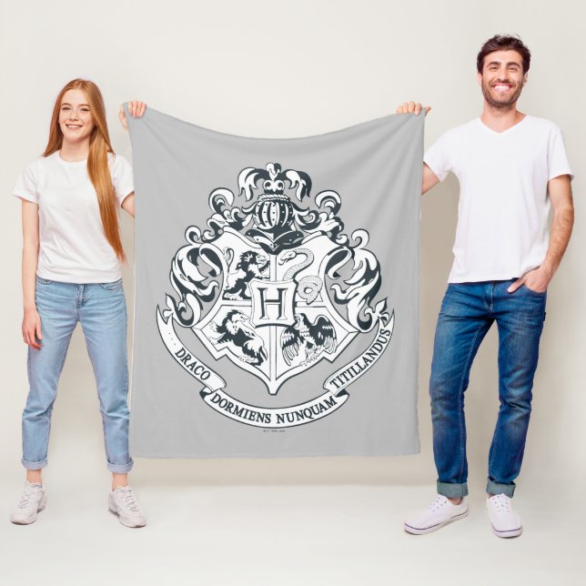 Manta Polar Harry Potter | Hogwarts Crest - Black and White (In situ)