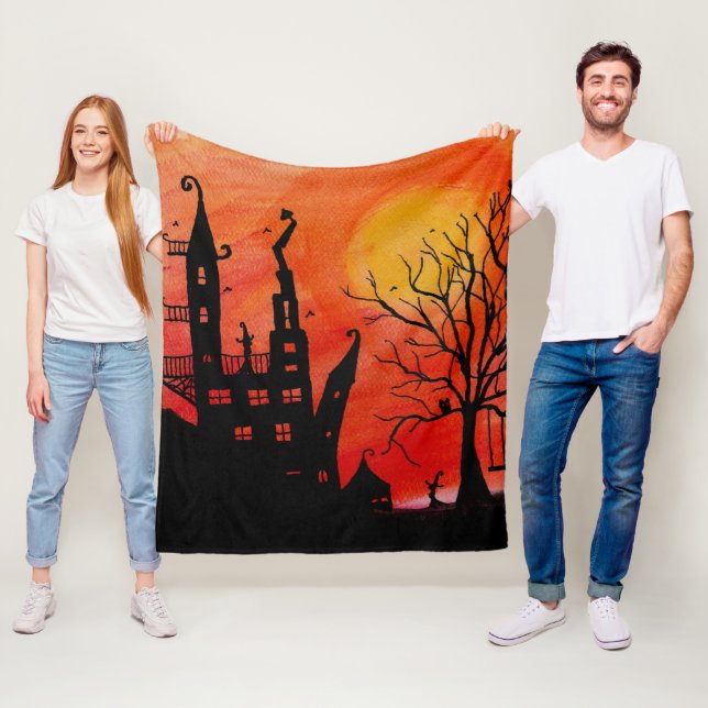 Manta Polar Haunted House Fleece Blanket (In situ)