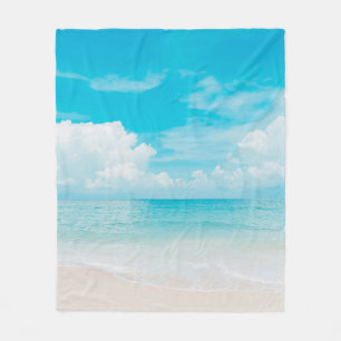 Manta Polar Hermosa playa tropical con cielo azul y c blanco