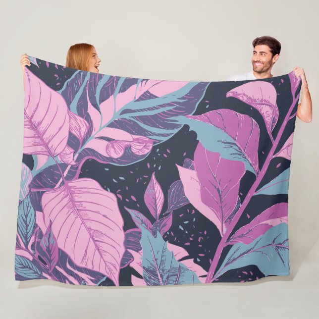 Manta Polar Hojas de Pastel en fondo oscuro (In situ)