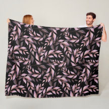 Hojas rosadas pasteles en negro