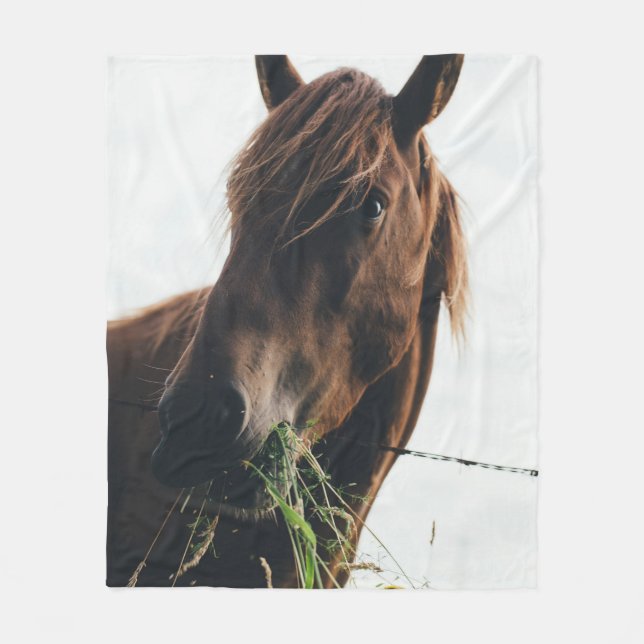 MANTA POLAR HORSE CHEWING GRASS (Anverso)