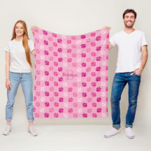 Huellas de perro rosadas juntas con monograma y no