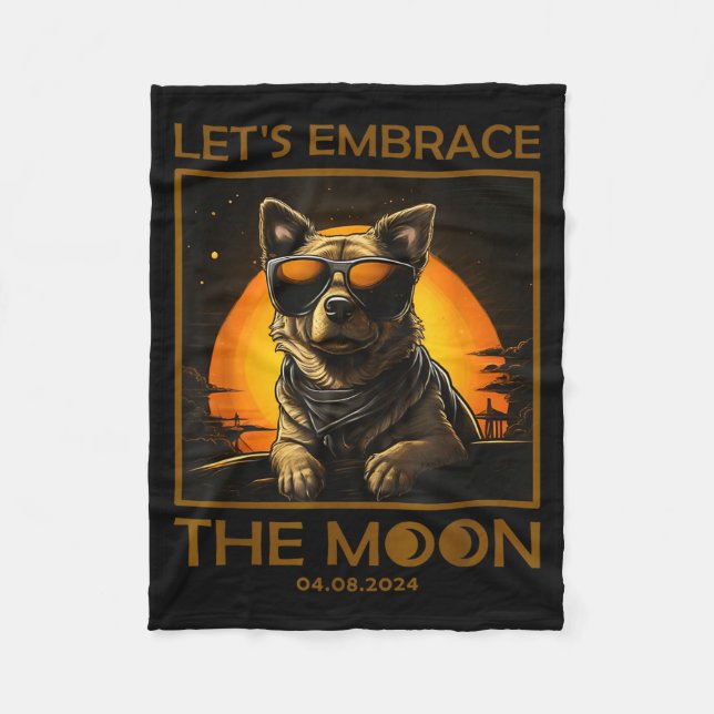 Manta Polar Ilustración de Perro Abraza Eclipse Solar Total (Anverso)