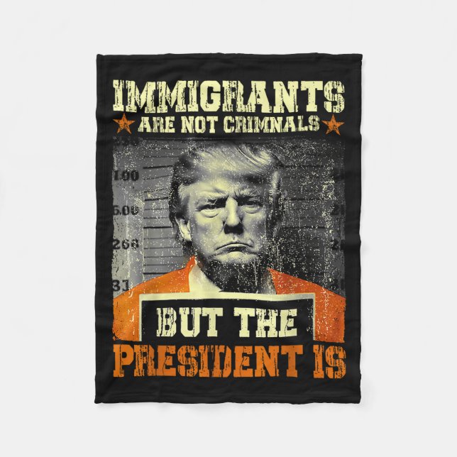 Manta Polar Immigrants Are Not Criminals But The President Is  (Anverso)