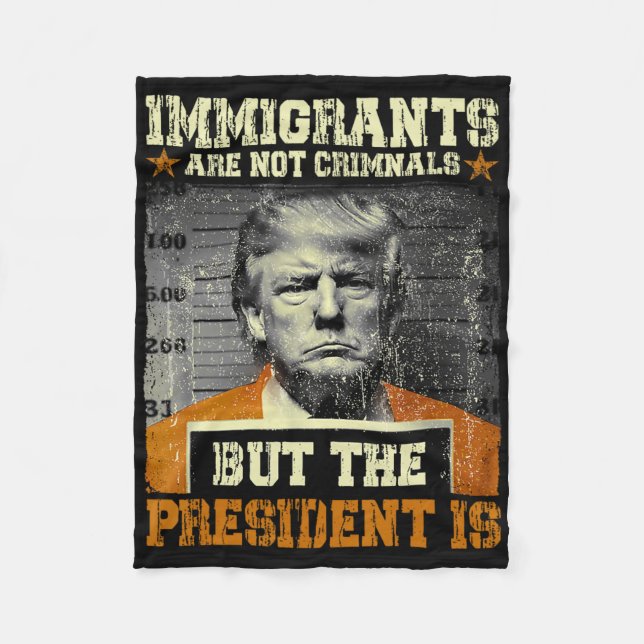 Manta Polar Immigrants Are Not Criminals But The President Is  (Anverso)