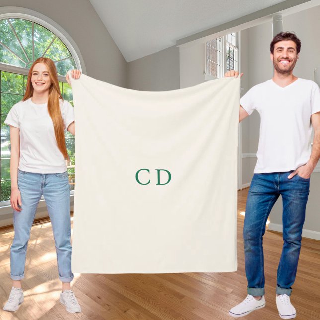 Manta Polar Ivory emerald green monogrammed initials modern (Subido por el creador)