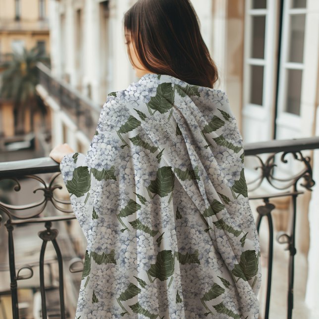 Manta Polar Jardín de Hortensias Monograma  (Hydrangea Fleece Blanket)