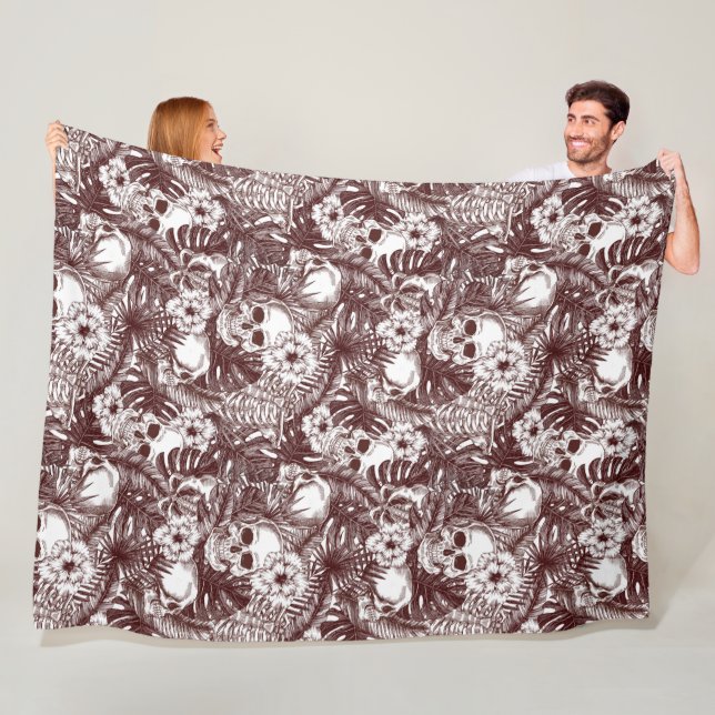 Manta Polar Jungle Skulls Fleece Blanket (In situ)