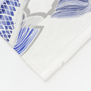 Manta Polar Koi azul y blanco