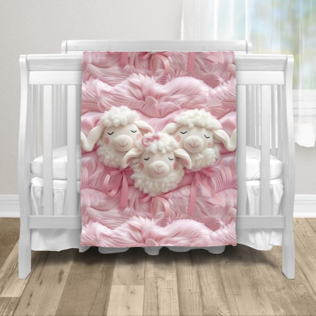 Manta Polar La niña corderito lazos (Sweet pink lamb baby blanket with sleepy little sheep on a cozy pink background. )