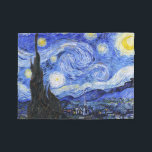 Manta Polar La noche estrellada de Van Gogh<br><div class="desc">Pintura del óleo del maestro holandés Vincent Van Gogh (1853-1890) Probablemente su pintura más famosa, Van Gogh pintó "La noche estrellada" en 1889 de memoria mientras estaba en un asilo en Francia donde se registró para la depresión. La escena representa la vista desde la ventana de su habitación. En la...</div>